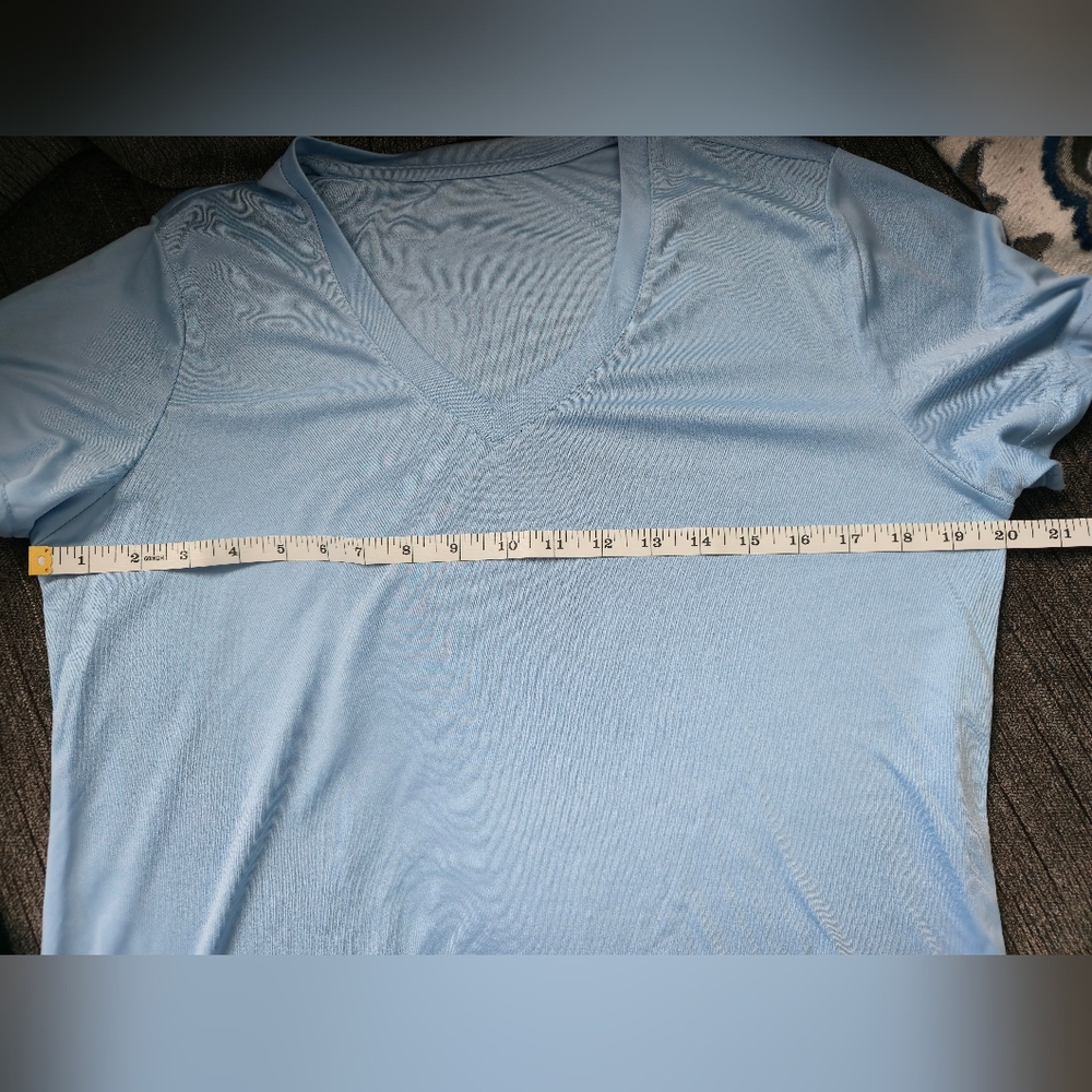 Assorted V-Neck T-Shirts - Picture 2 of 5